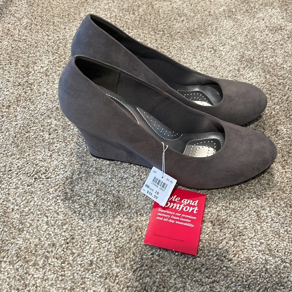 NEVERWORN. Woman’s wedge heel. - Picture 3 of 8